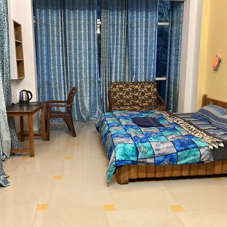 Oasis Guest House Bhagsu D'Shala Dharamshala Bagian luar foto