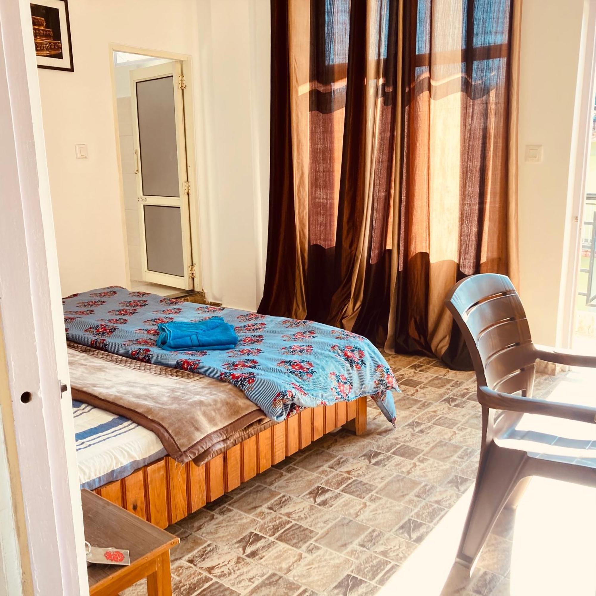 Oasis Guest House Bhagsu D'Shala Dharamshala Bagian luar foto