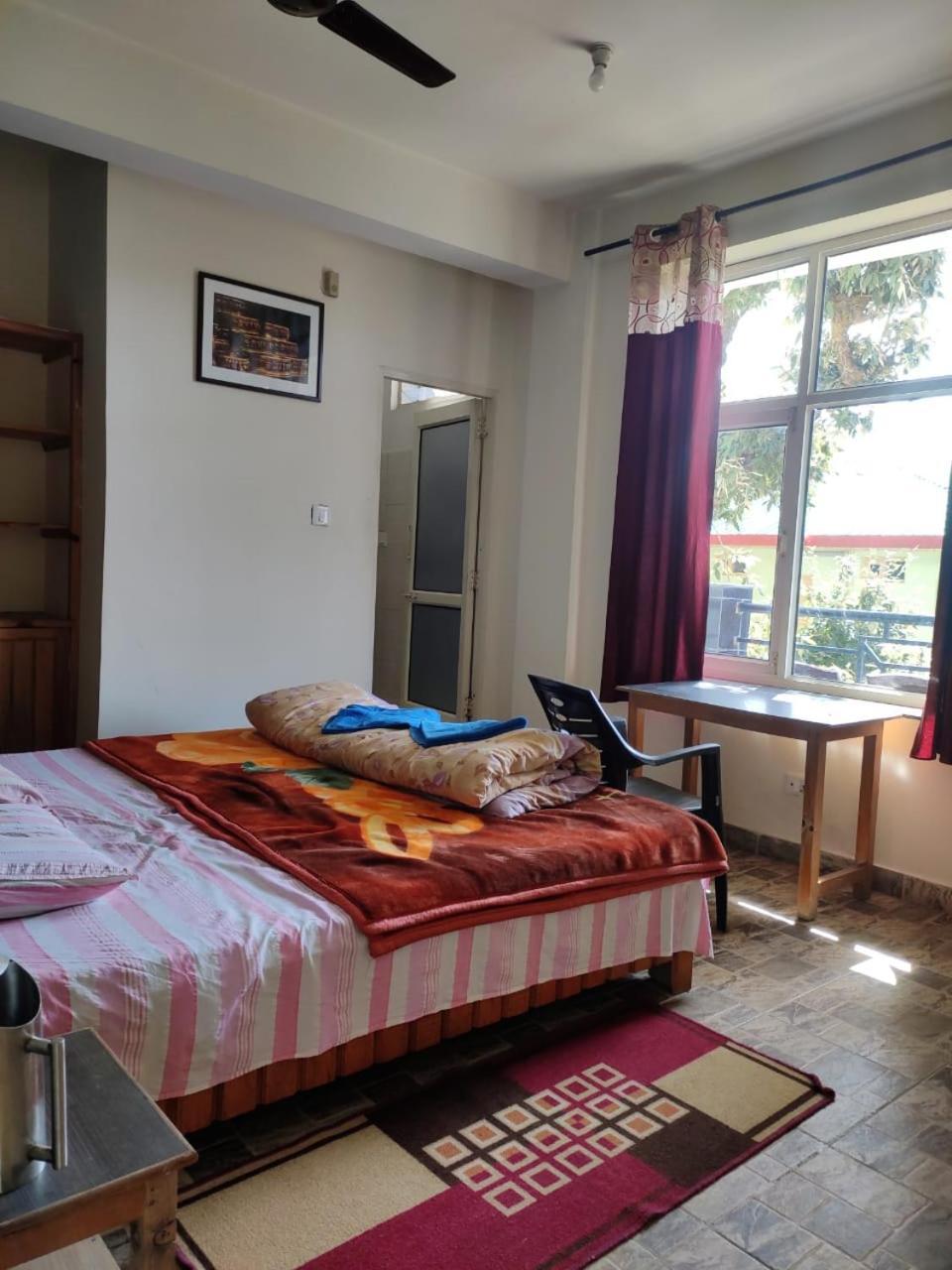 Oasis Guest House Bhagsu D'Shala Dharamshala Bagian luar foto