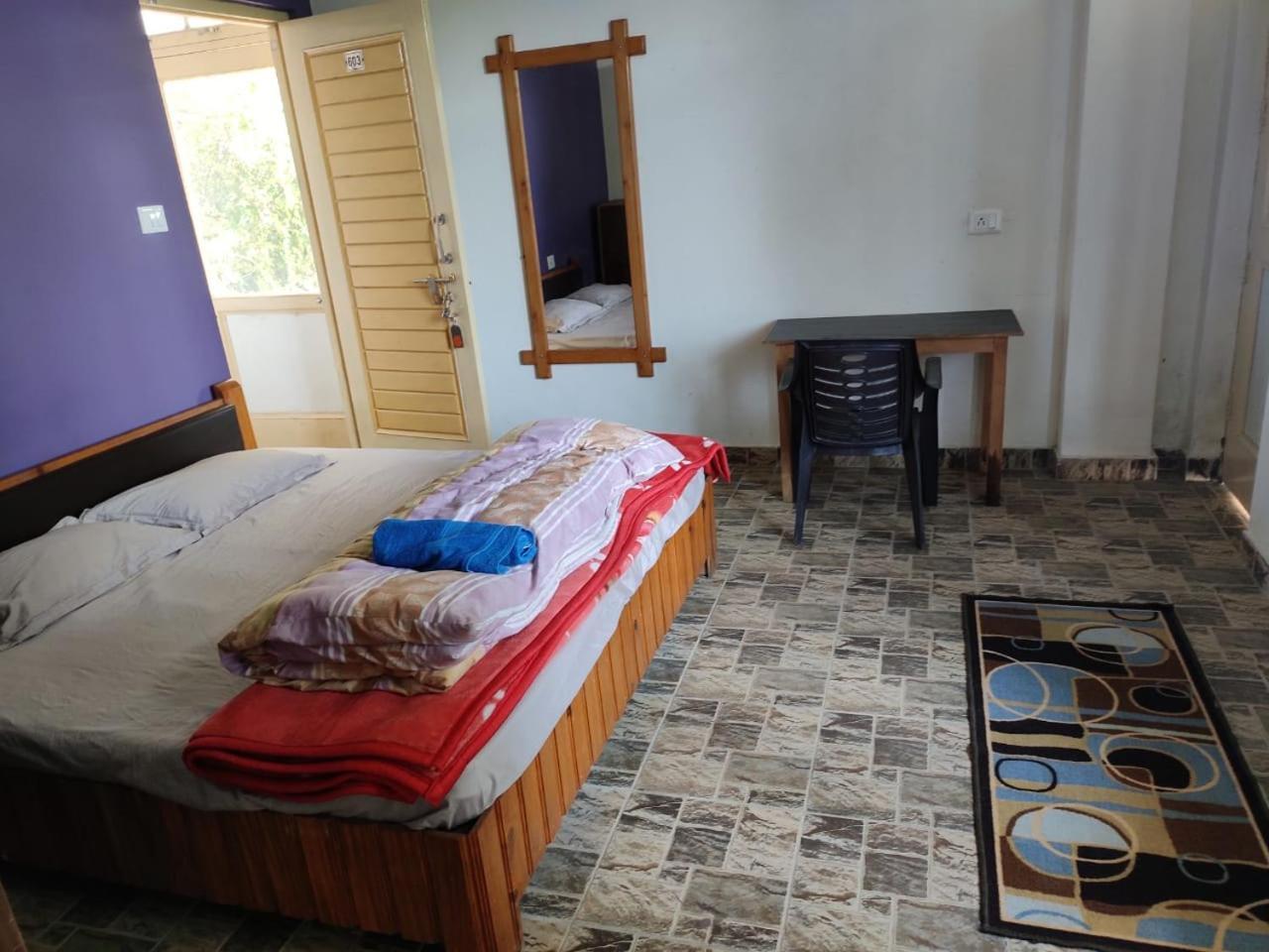 Oasis Guest House Bhagsu D'Shala Dharamshala Bagian luar foto