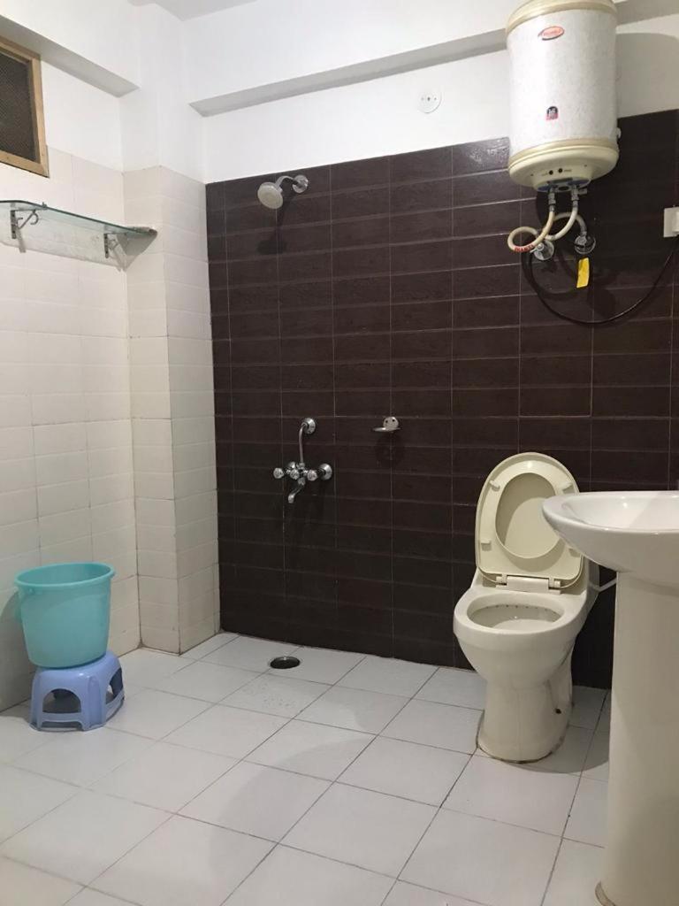 Oasis Guest House Bhagsu D'Shala Dharamshala Bagian luar foto