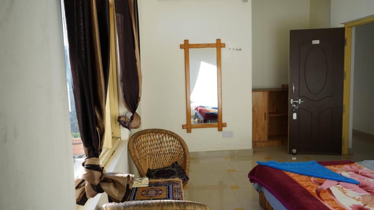 Oasis Guest House Bhagsu D'Shala Dharamshala Bagian luar foto
