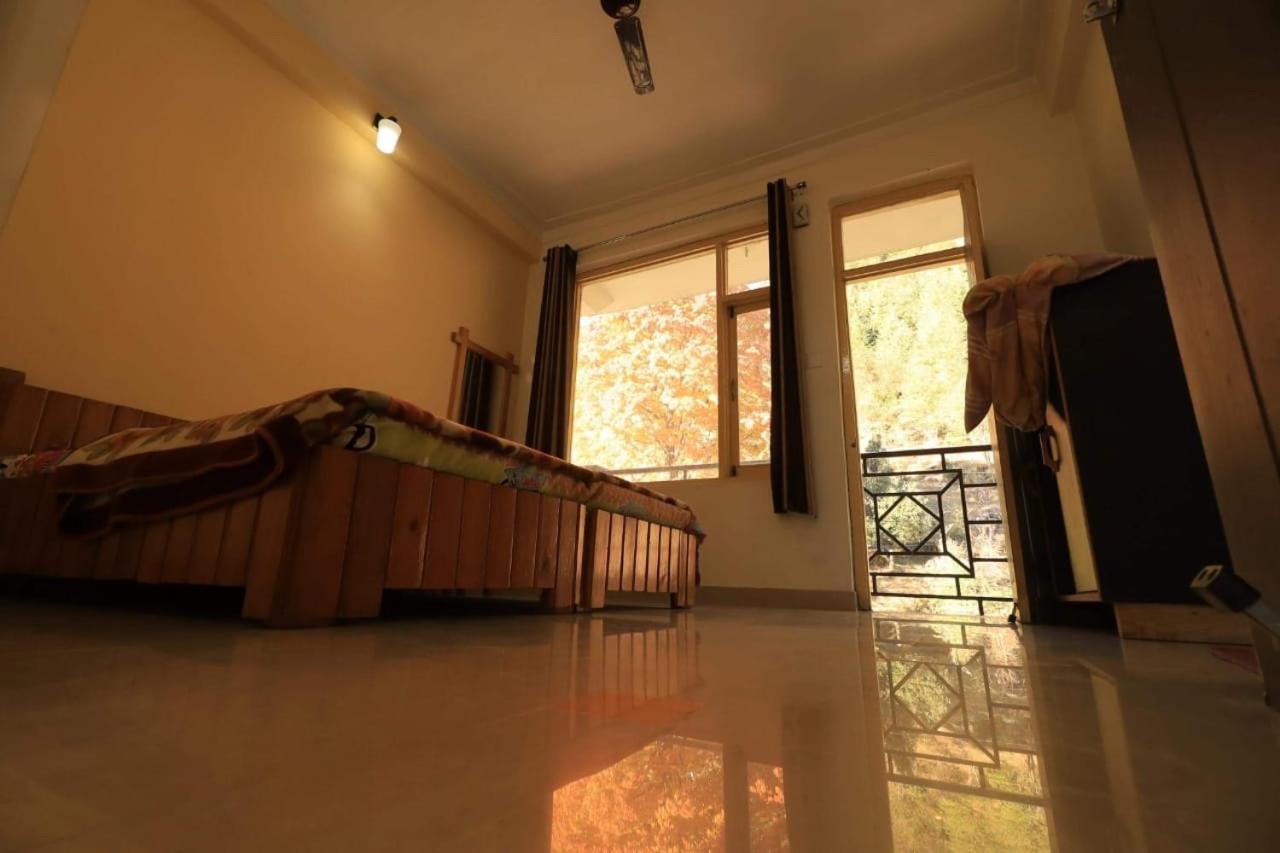 Oasis Guest House Bhagsu D'Shala Dharamshala Bagian luar foto