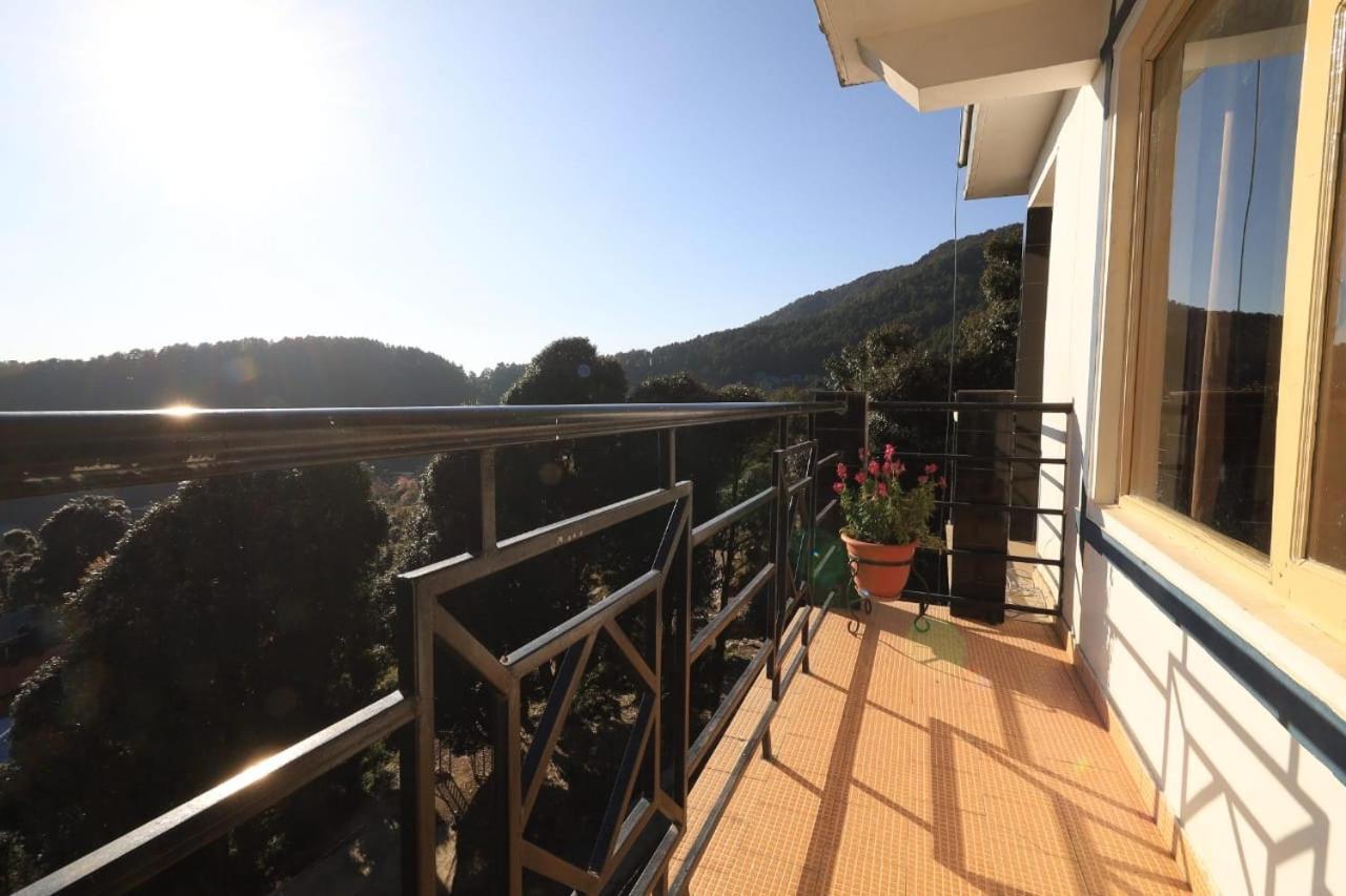 Oasis Guest House Bhagsu D'Shala Dharamshala Bagian luar foto