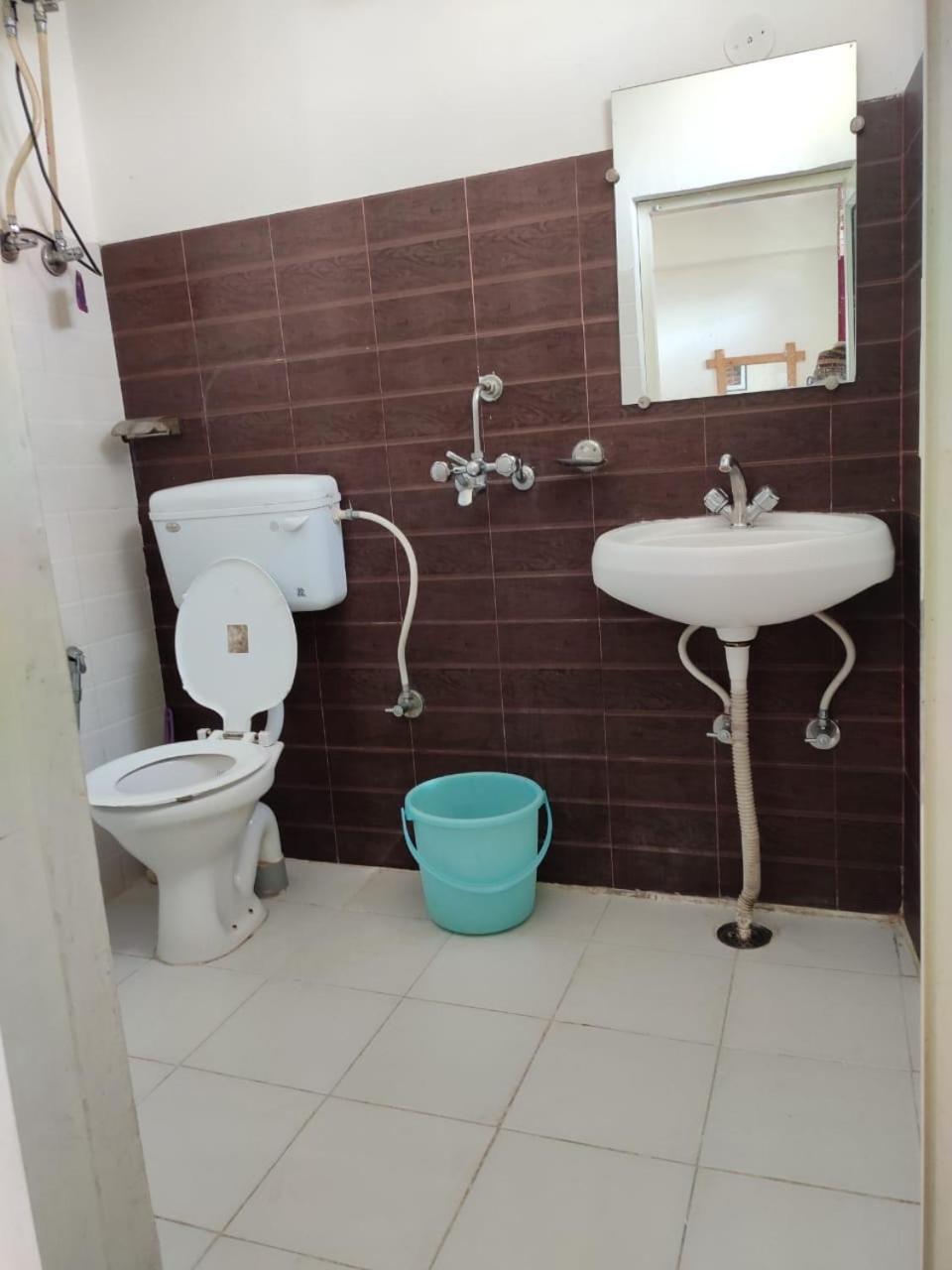 Oasis Guest House Bhagsu D'Shala Dharamshala Bagian luar foto