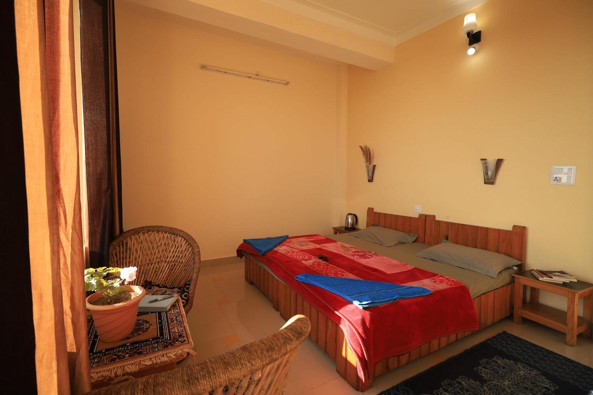 Oasis Guest House Bhagsu D'Shala Dharamshala Bagian luar foto