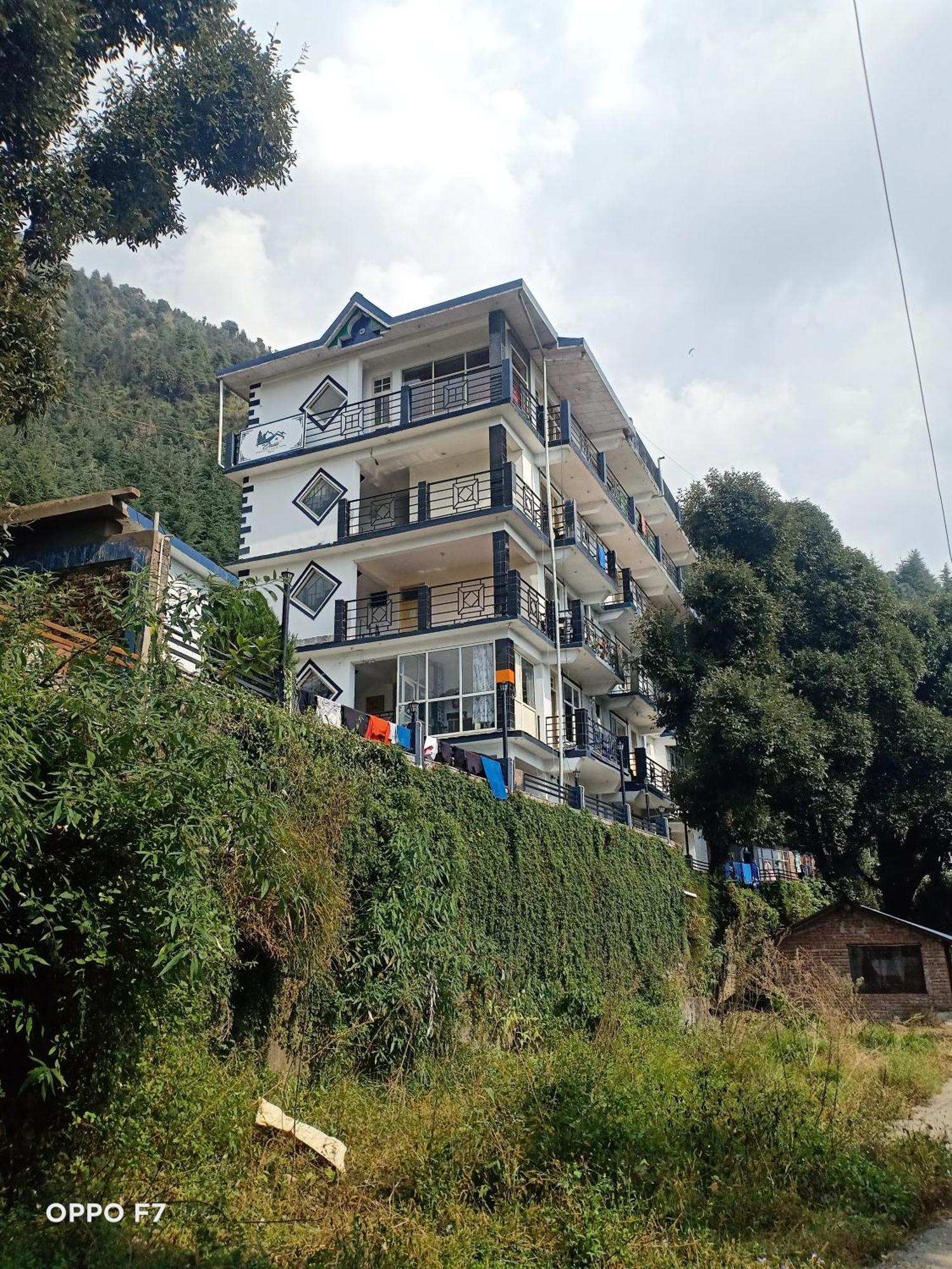 Oasis Guest House Bhagsu D'Shala Dharamshala Bagian luar foto